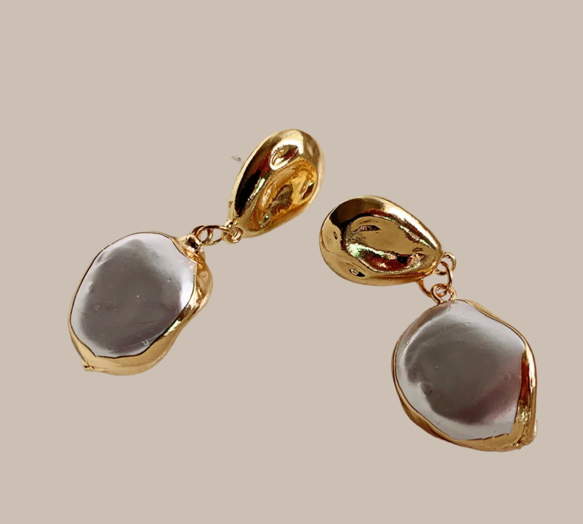 Gray Perla Earrings